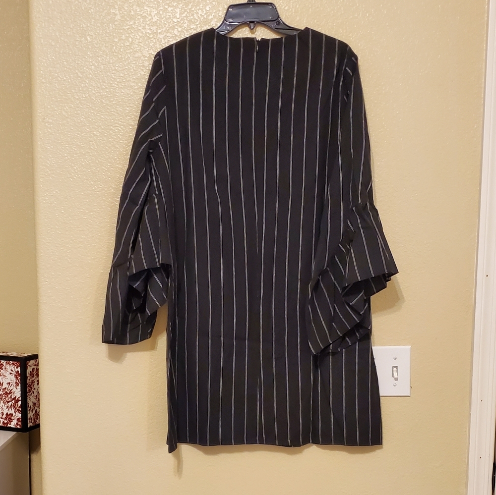 New Black and white stripped dress - Picture 4 of 5